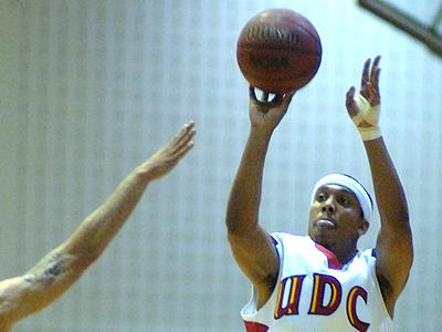 Tim Ellison scored a game-high 25 points against Villanova.