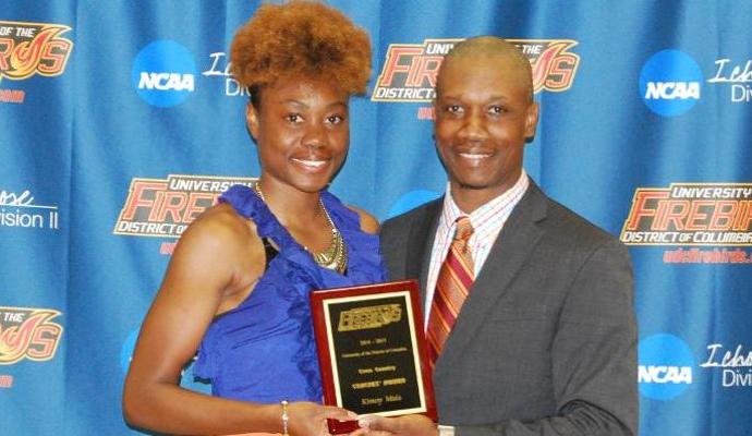 Kimoy Mais was the Women's Cross Country Coach's Award recipient.