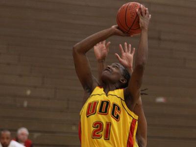 Jamilia Bonner scored a season-high 24 points at Salem